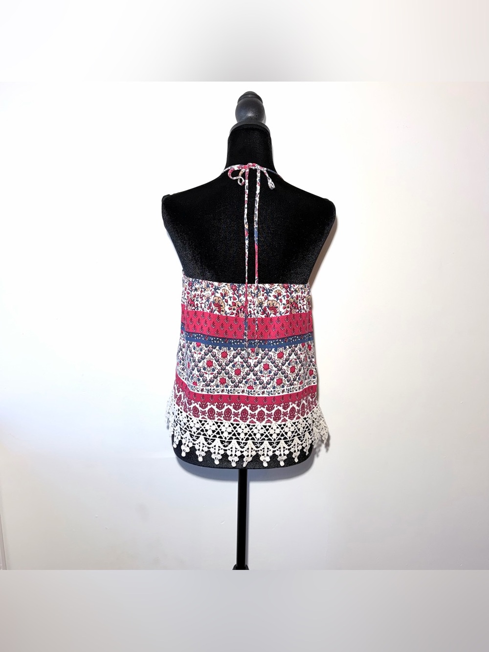 BE COOL Red, Blue and White Crochet-Hem Halter Tank - Picture 2 of 6